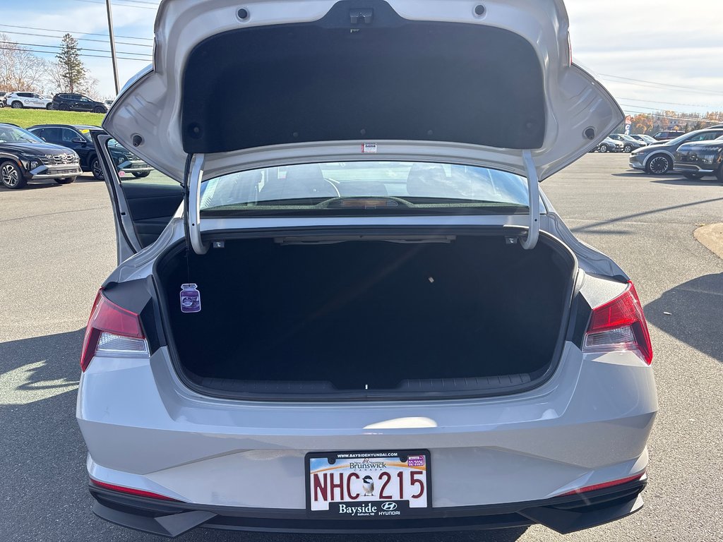 2023 Hyundai Elantra Essential in Bathurst, New Brunswick - 16 - w1024h768px