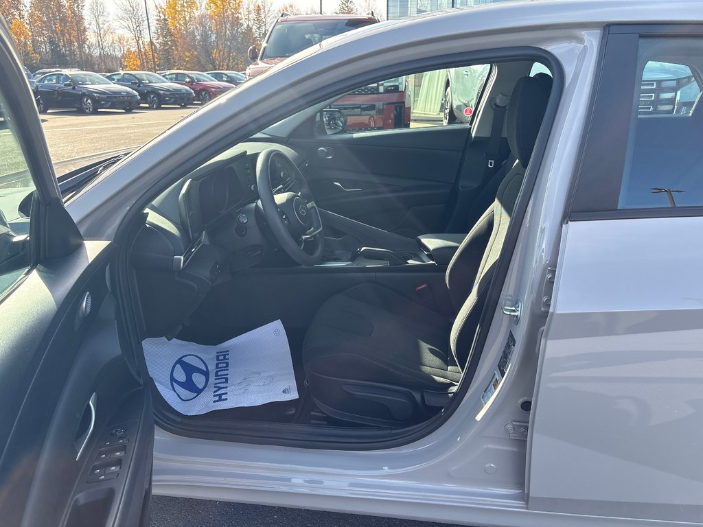 2023 Hyundai Elantra Essential in Bathurst, New Brunswick - 9 - w1024h768px
