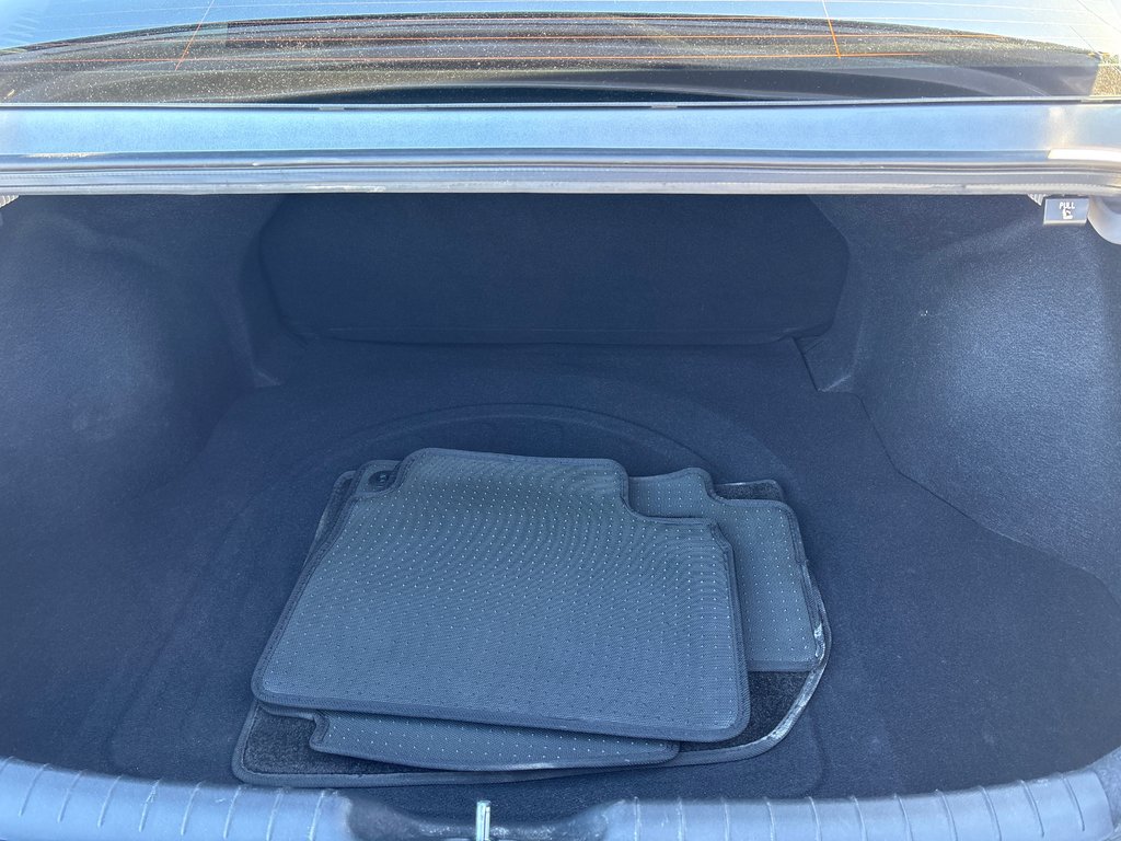 2023 Hyundai Elantra Preferred in Bathurst, New Brunswick - 10 - w1024h768px