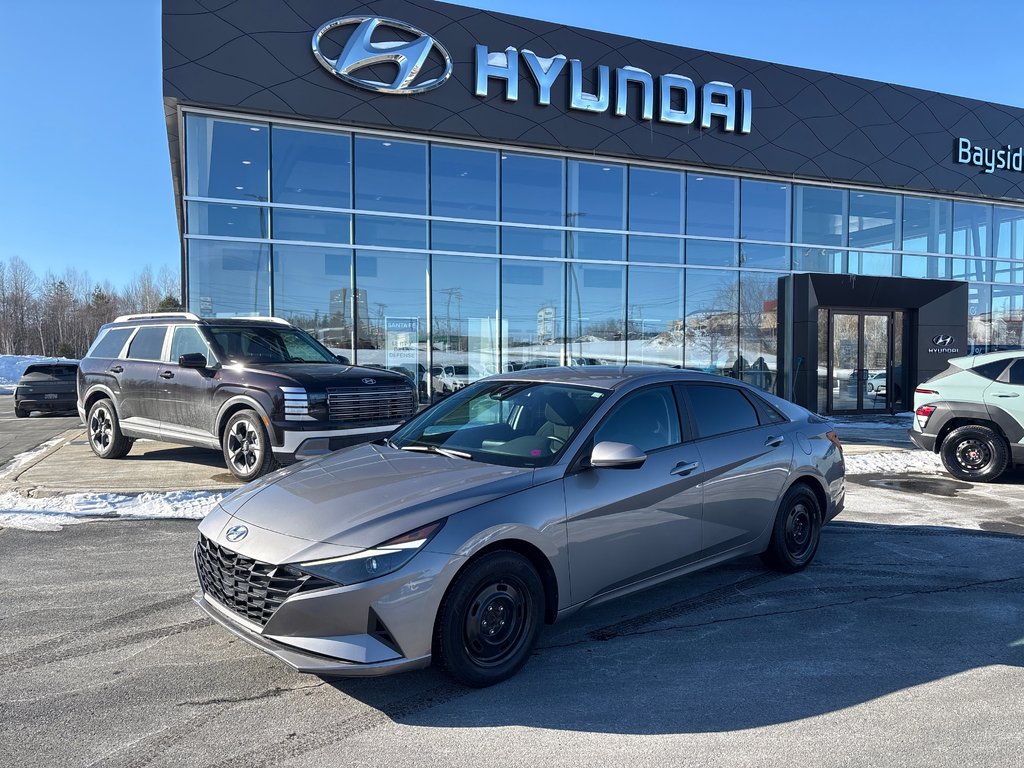 2023 Hyundai Elantra Preferred in Bathurst, New Brunswick - 1 - w1024h768px