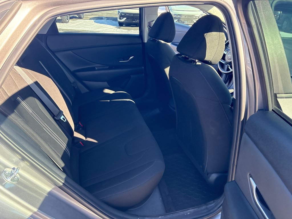 2023 Hyundai Elantra Preferred in Bathurst, New Brunswick - 12 - w1024h768px