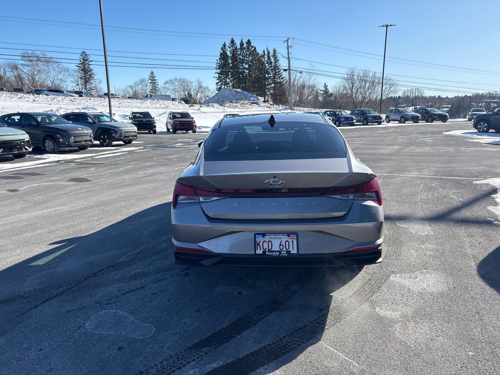 2023 Hyundai Elantra Preferred in Bathurst, New Brunswick - 5 - w1024h768px