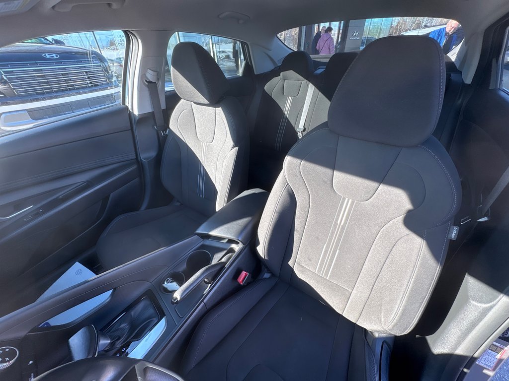 2023 Hyundai Elantra Preferred in Bathurst, New Brunswick - 16 - w1024h768px