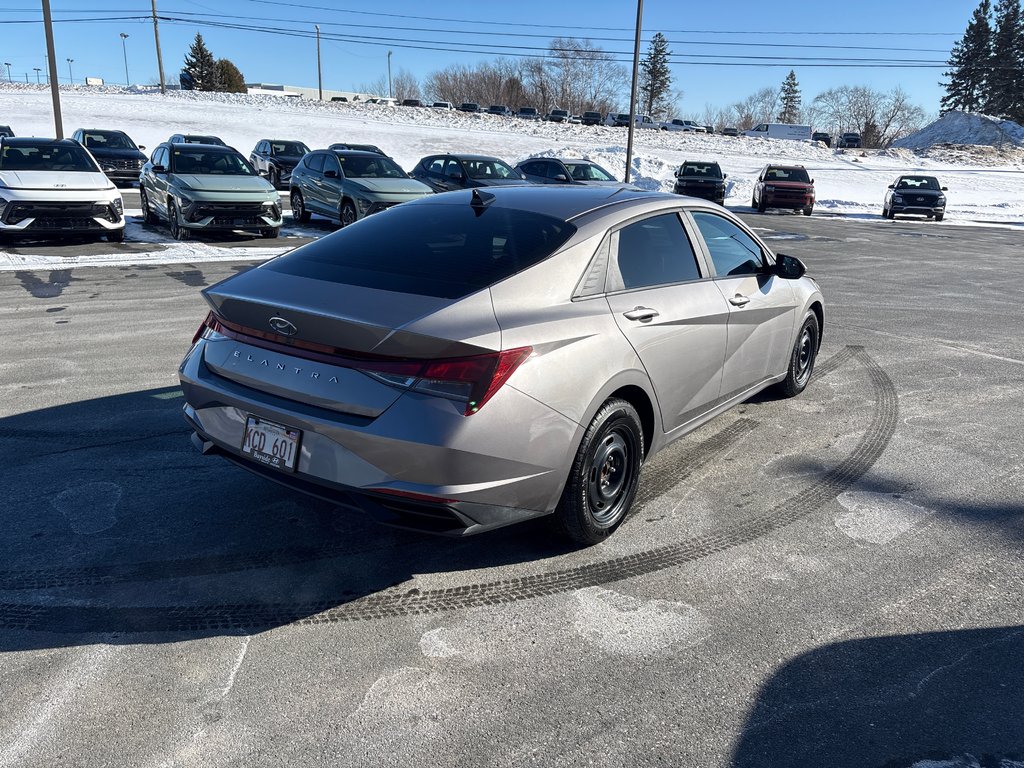 2023 Hyundai Elantra Preferred in Bathurst, New Brunswick - 4 - w1024h768px