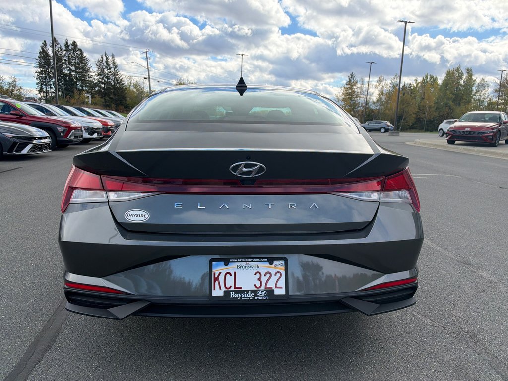 2023 Hyundai Elantra Preferred in Bathurst, New Brunswick - 5 - w1024h768px