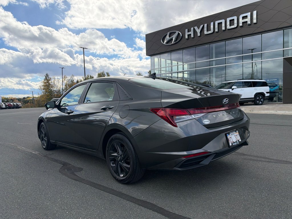 2023 Hyundai Elantra Preferred in Bathurst, New Brunswick - 3 - w1024h768px