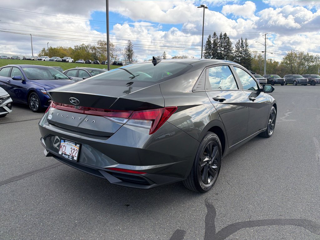 2023 Hyundai Elantra Preferred in Bathurst, New Brunswick - 7 - w1024h768px