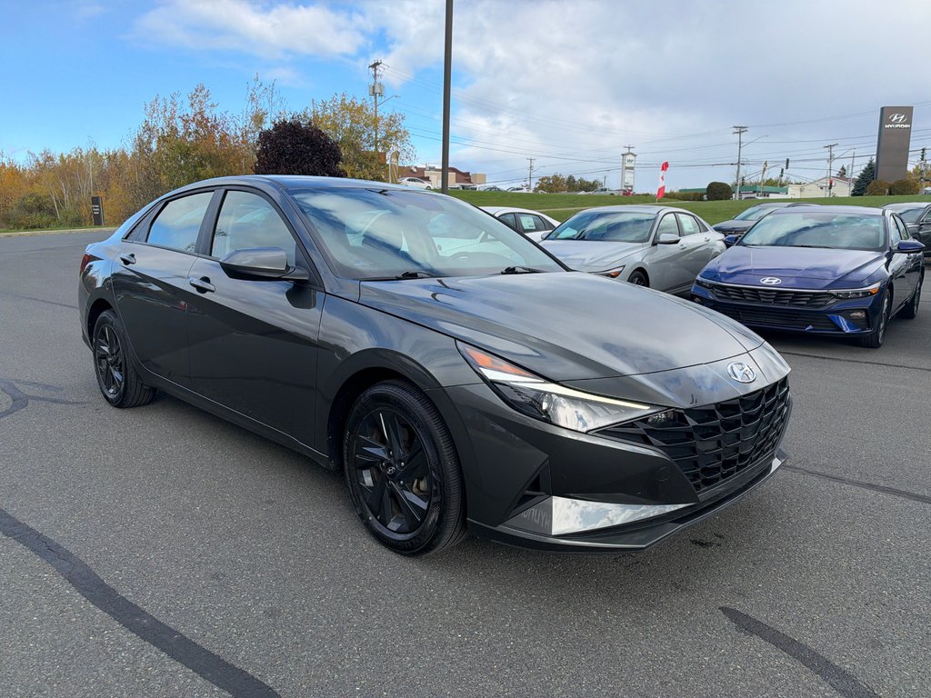 2023 Hyundai Elantra Preferred in Bathurst, New Brunswick - 10 - w1024h768px