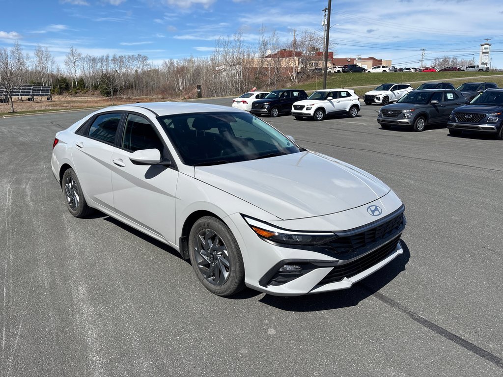 Hyundai Elantra Preferred 2024 à Bathurst, Nouveau-Brunswick - 3 - w1024h768px