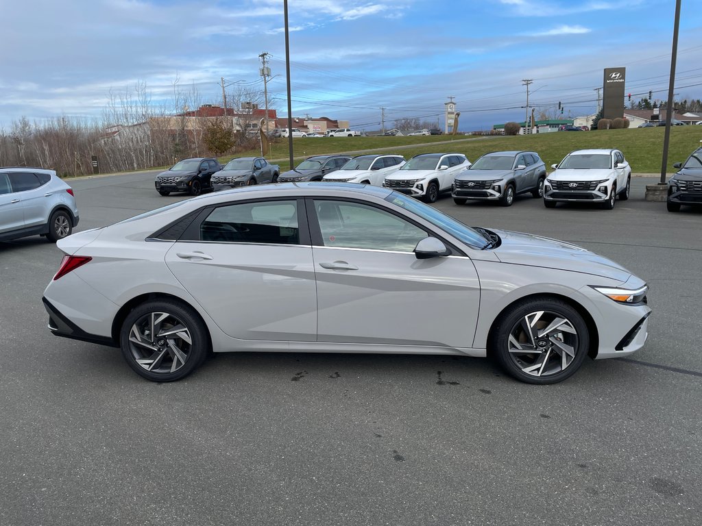 Elantra Luxury IVT 2025 à Bathurst, Nouveau-Brunswick - 4 - w1024h768px