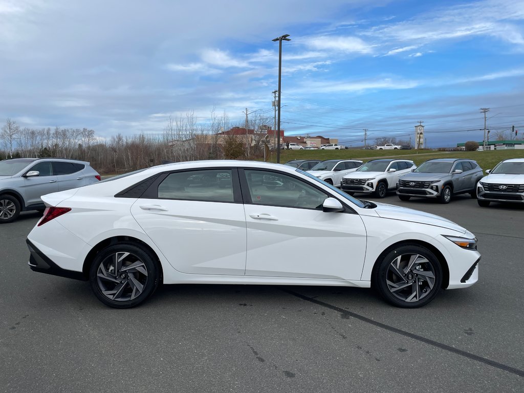 2025  Elantra Preferred IVT w/Tech Pkg in Bathurst, New Brunswick - 4 - w1024h768px