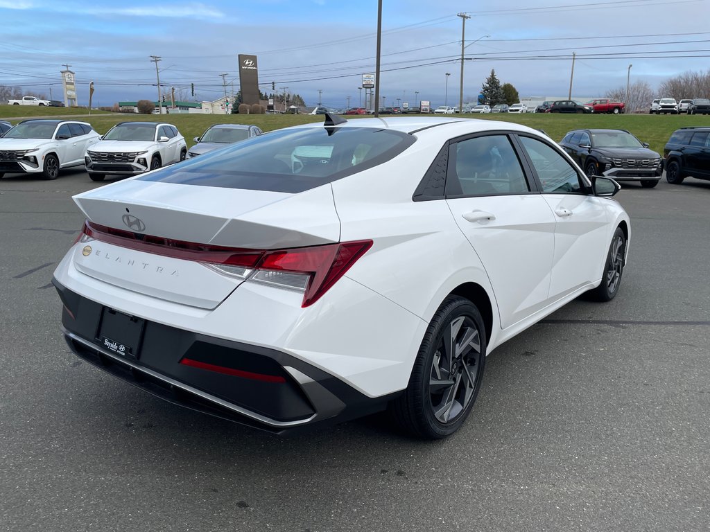 2025  Elantra Preferred IVT w/Tech Pkg in Bathurst, New Brunswick - 5 - w1024h768px