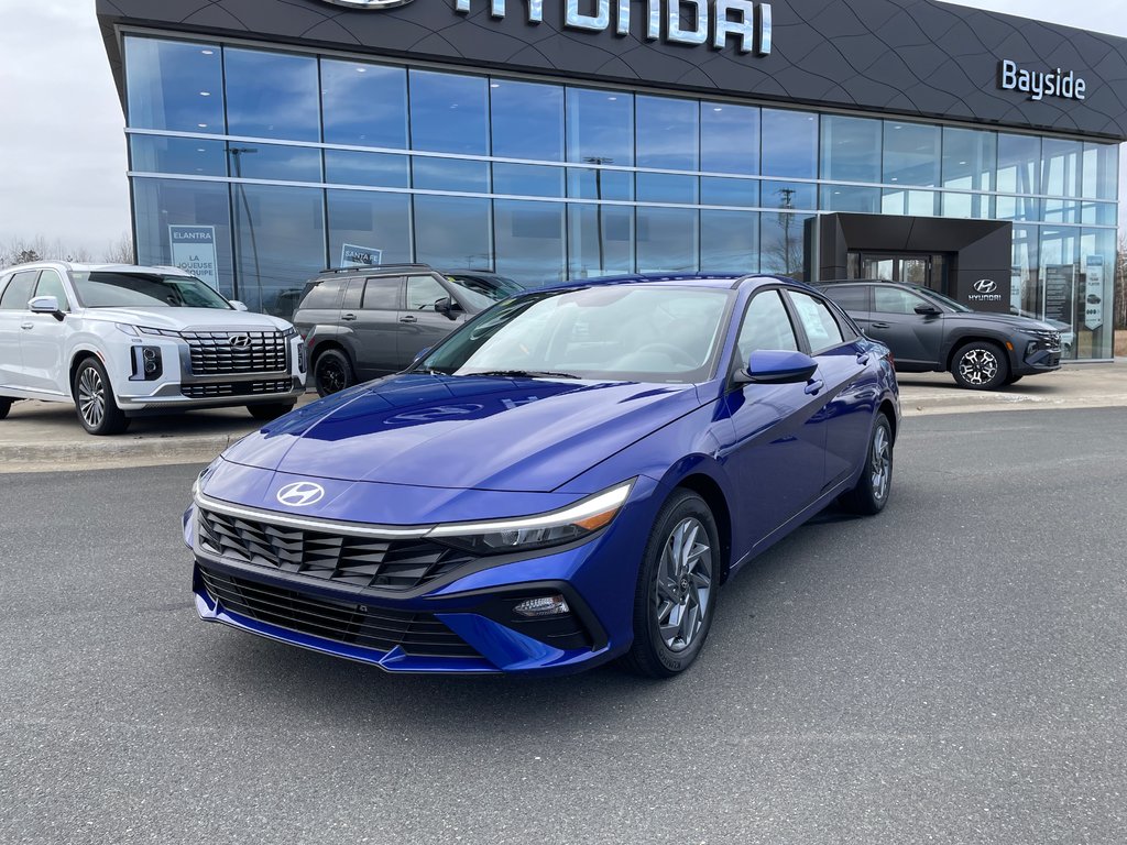 Elantra Preferred IVT 2025 à Bathurst, Nouveau-Brunswick - 1 - w1024h768px