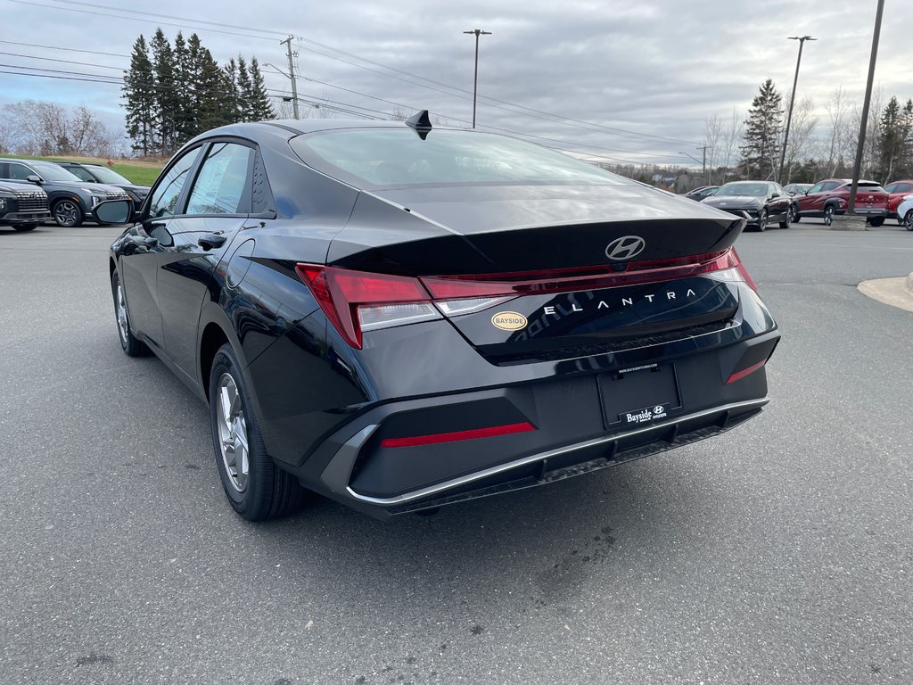 Elantra Essential IVT 2025 à Bathurst, Nouveau-Brunswick - 6 - w1024h768px