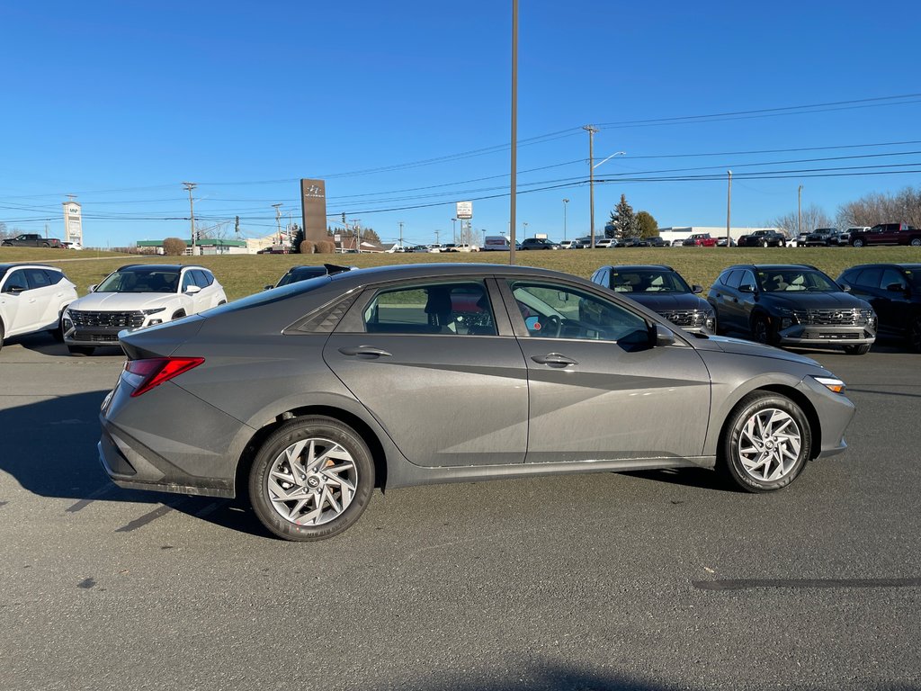 2025 Hyundai Elantra Preferred IVT in Bathurst, New Brunswick - 4 - w1024h768px