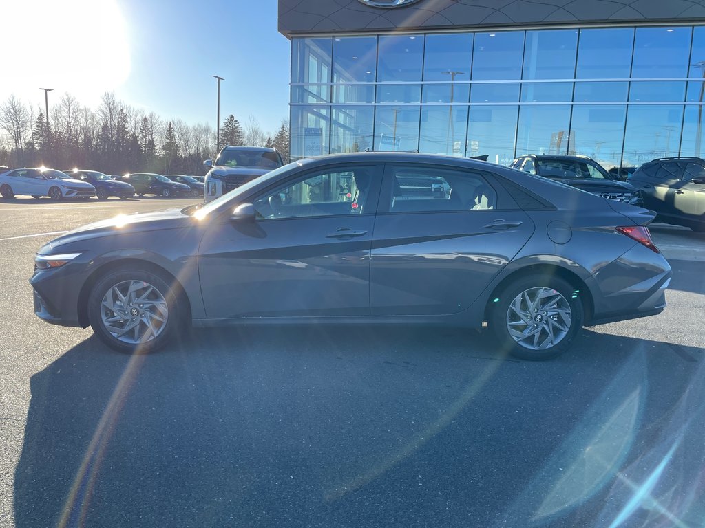 2025 Hyundai Elantra Preferred IVT in Bathurst, New Brunswick - 8 - w1024h768px