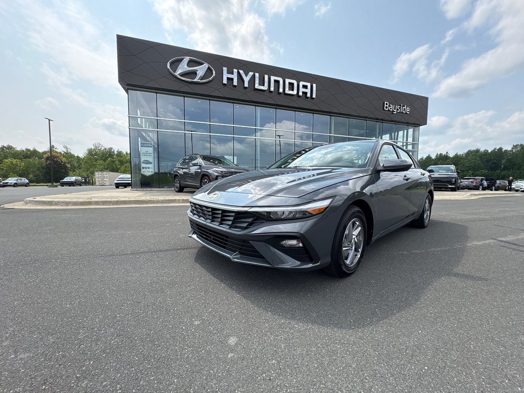 Hyundai Elantra Essential IVT 2025 à Bathurst, Nouveau-Brunswick - 3 - w1024h768px