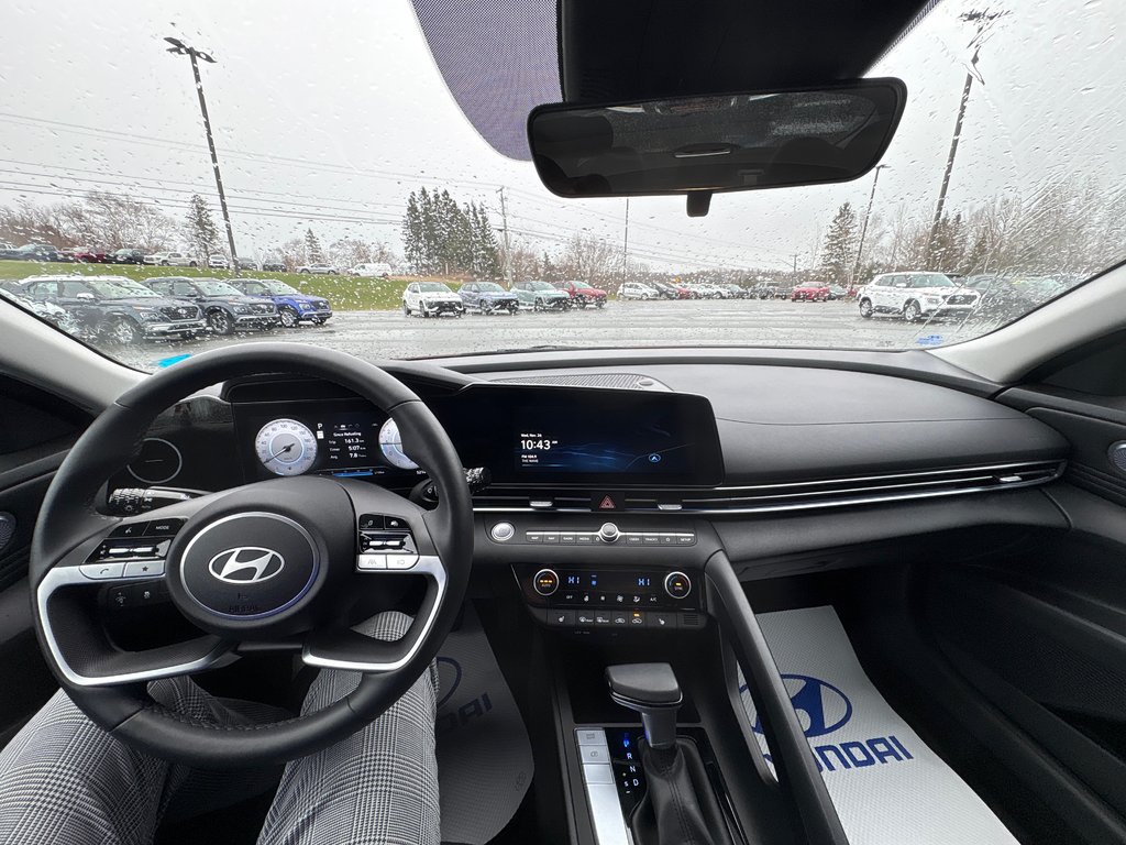 2025 Hyundai Elantra Preferred IVT w/Tech Pkg in Bathurst, New Brunswick - 9 - w1024h768px