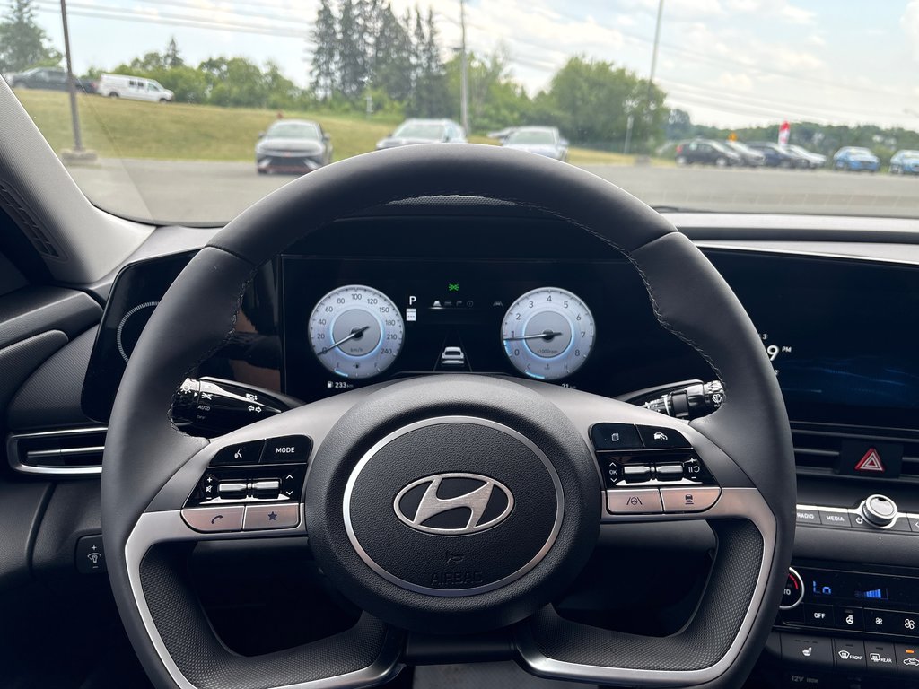 2025 Hyundai Elantra Luxury IVT in Bathurst, New Brunswick - 12 - w1024h768px