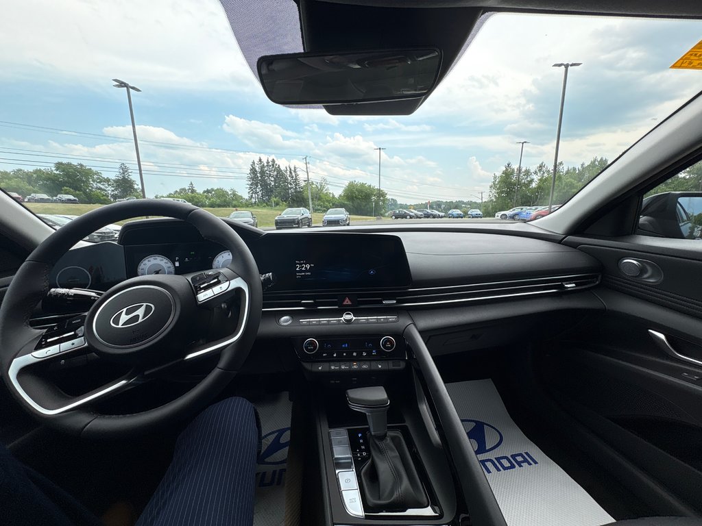 2025 Hyundai Elantra Luxury IVT in Bathurst, New Brunswick - 11 - w1024h768px