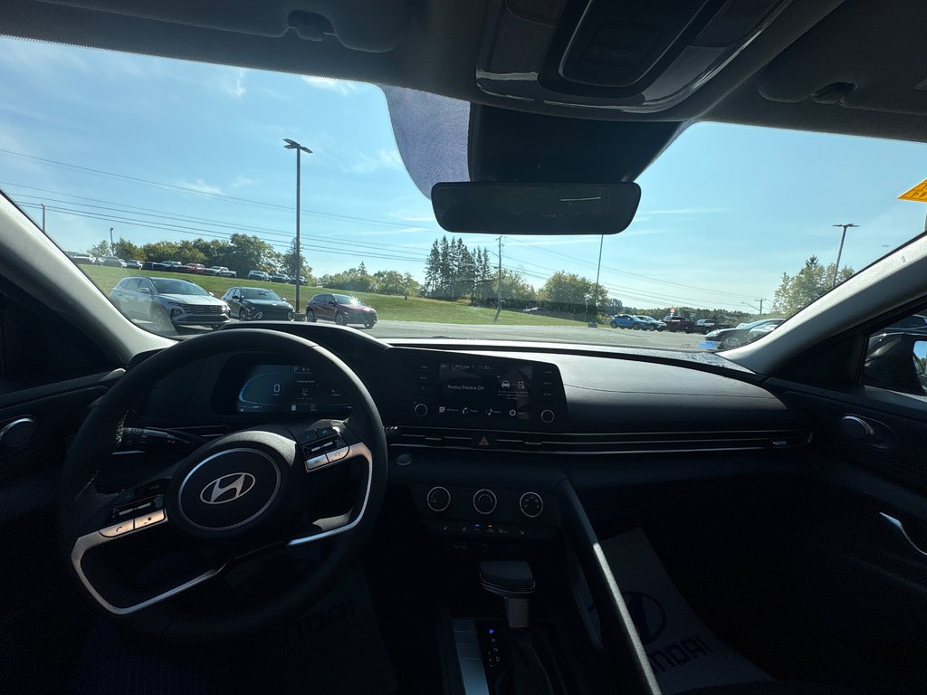 2025 Hyundai Elantra Preferred IVT in Bathurst, New Brunswick - 10 - w1024h768px