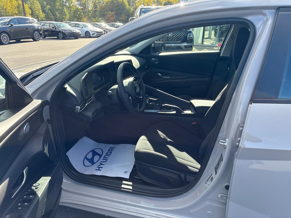 2025 Hyundai Elantra Preferred IVT in Bathurst, New Brunswick - 8 - w1024h768px