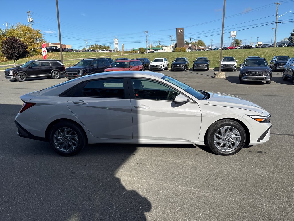 2025 Hyundai Elantra Preferred IVT in Bathurst, New Brunswick - 4 - w1024h768px