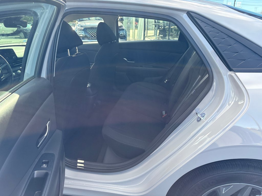 2025 Hyundai Elantra Preferred IVT in Bathurst, New Brunswick - 9 - w1024h768px