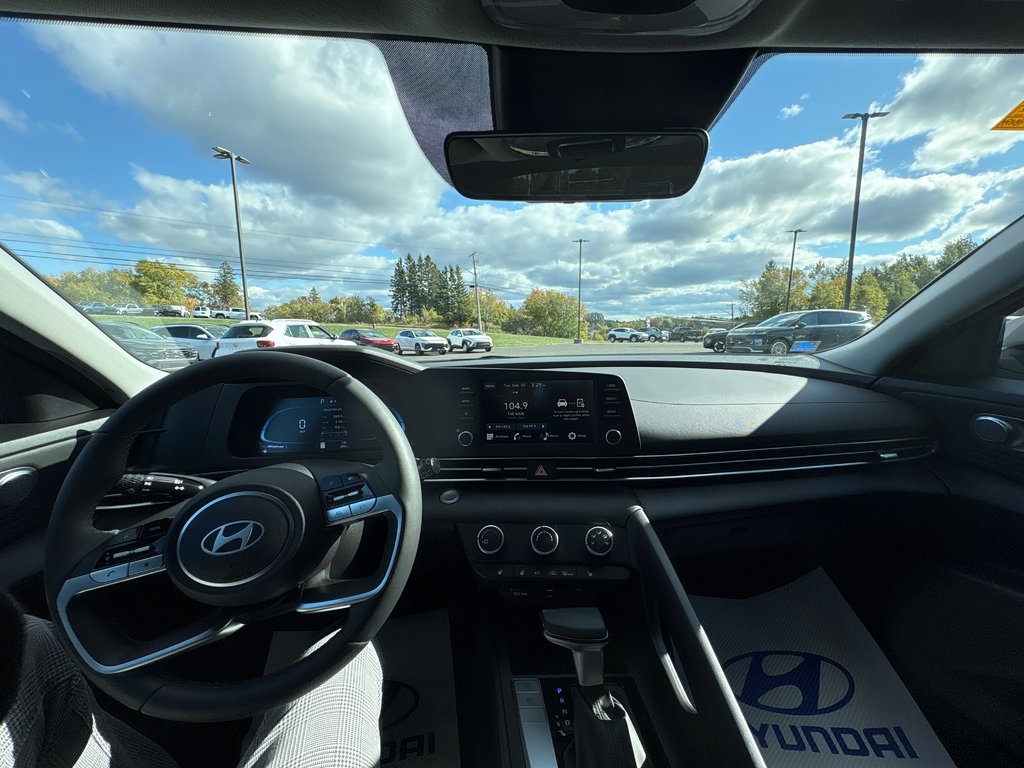 2025 Hyundai Elantra Preferred IVT in Bathurst, New Brunswick - 10 - w1024h768px
