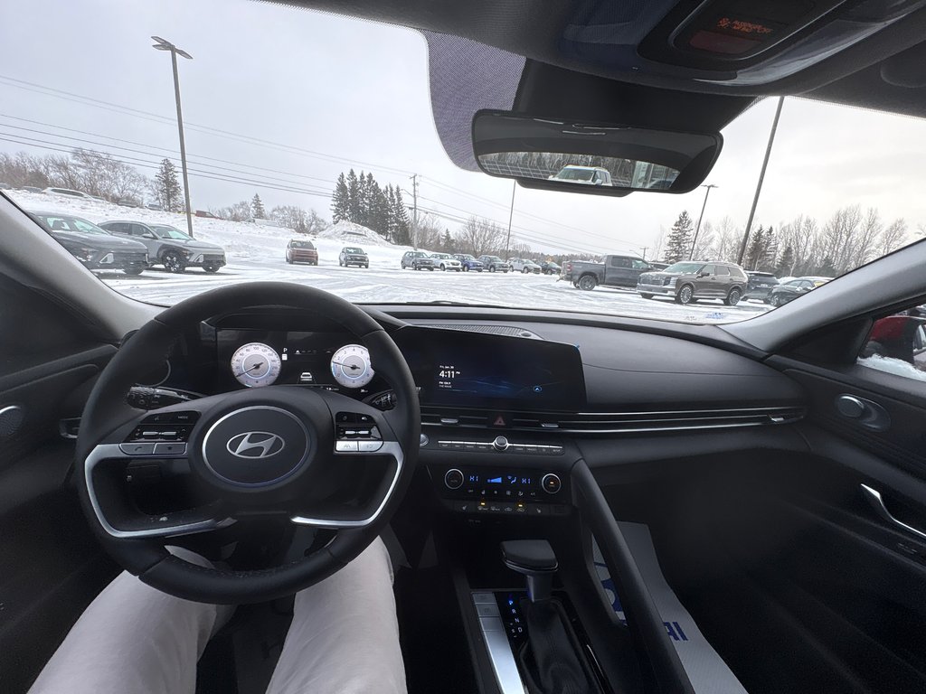 Hyundai Elantra Preferred IVT w/Tech Pkg 2026 à Bathurst, Nouveau-Brunswick - 10 - w1024h768px