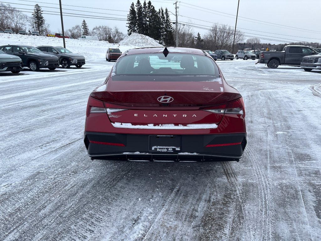 Hyundai Elantra Preferred IVT w/Tech Pkg 2026 à Bathurst, Nouveau-Brunswick - 6 - w1024h768px