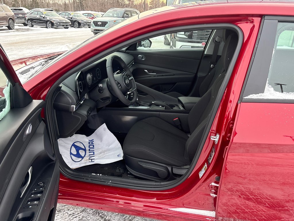 Hyundai Elantra Preferred IVT w/Tech Pkg 2026 à Bathurst, Nouveau-Brunswick - 8 - w1024h768px