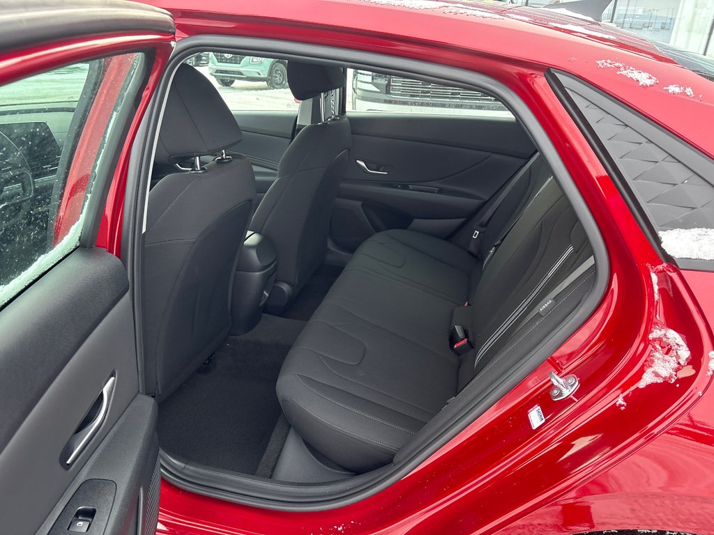 Hyundai Elantra Preferred IVT w/Tech Pkg 2026 à Bathurst, Nouveau-Brunswick - 9 - w1024h768px