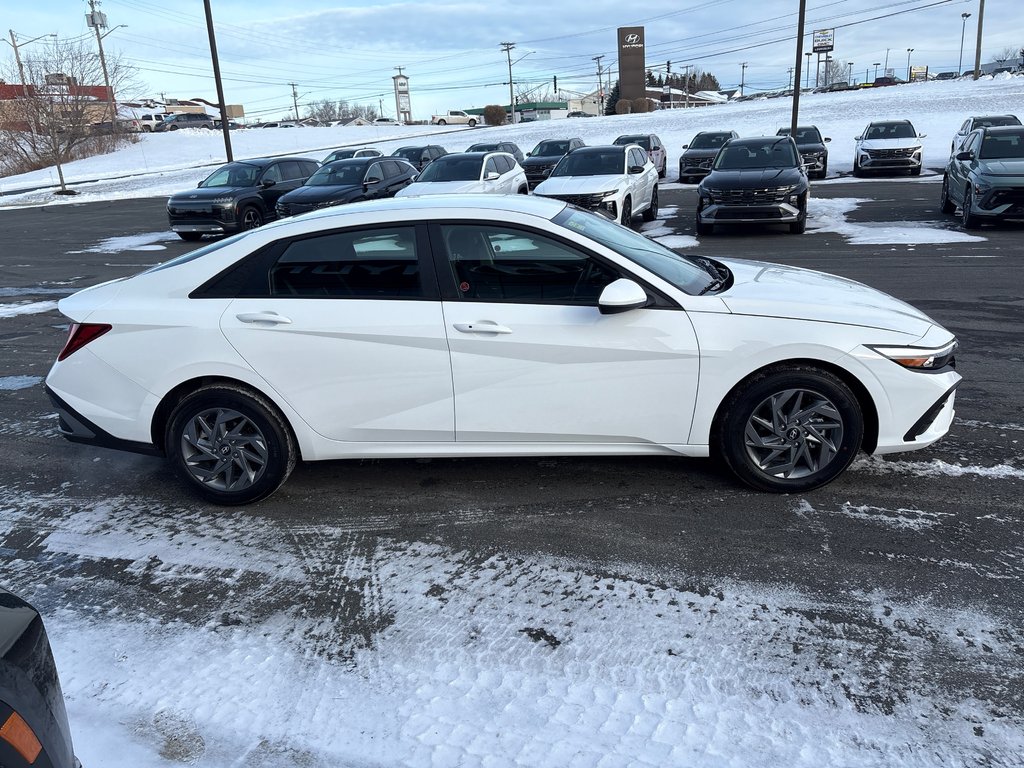 Hyundai Elantra Preferred IVT 2026 à Bathurst, Nouveau-Brunswick - 4 - w1024h768px