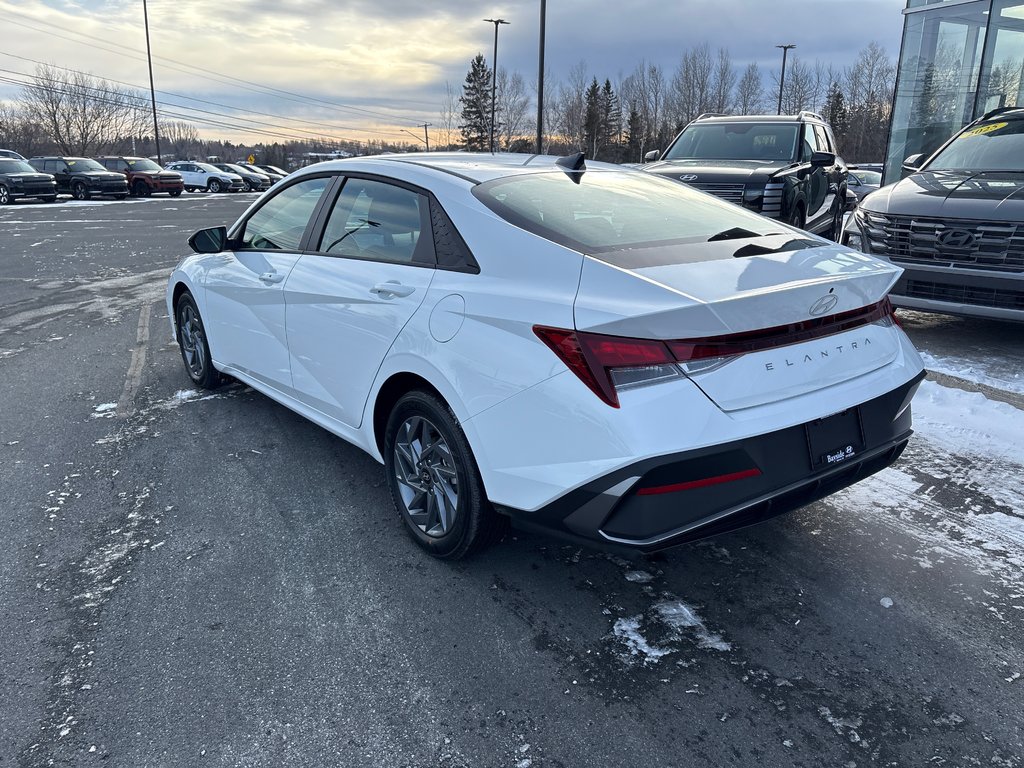 Hyundai Elantra Preferred IVT 2026 à Bathurst, Nouveau-Brunswick - 7 - w1024h768px