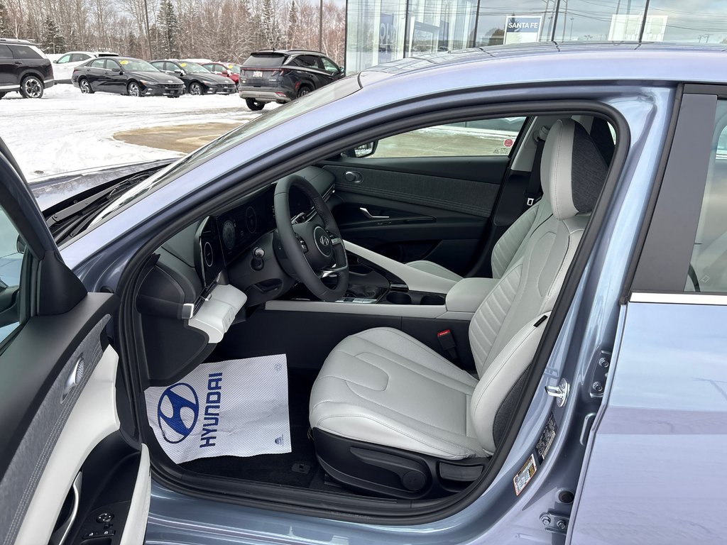 2026 Hyundai Elantra Luxury IVT w/Two-Tone Interior in Bathurst, New Brunswick - 8 - w1024h768px