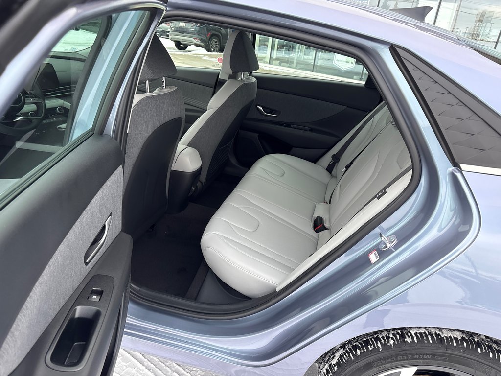2026 Hyundai Elantra Luxury IVT w/Two-Tone Interior in Bathurst, New Brunswick - 9 - w1024h768px
