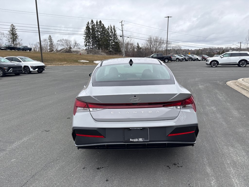 Hyundai Elantra Preferred IVT w/Tech Pkg 2026 à Bathurst, Nouveau-Brunswick - 5 - w1024h768px