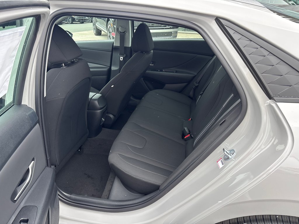 Hyundai Elantra Preferred IVT w/Tech Pkg 2026 à Bathurst, Nouveau-Brunswick - 8 - w1024h768px