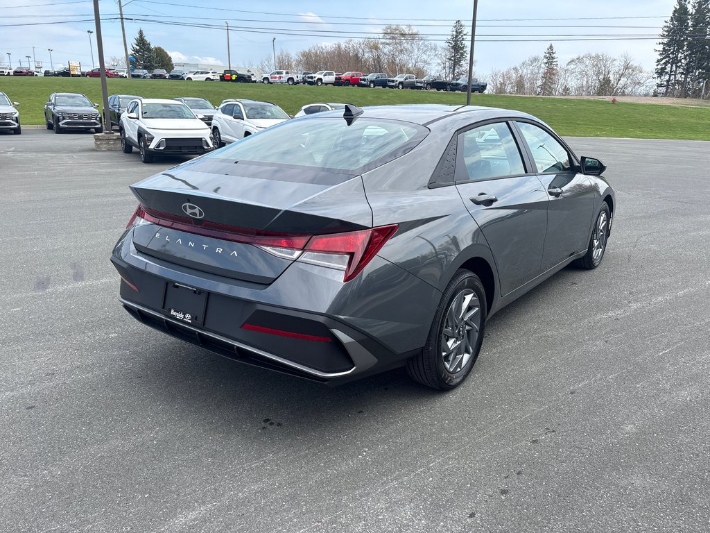 2026 Hyundai Elantra Preferred IVT in Bathurst, New Brunswick - 5 - w1024h768px