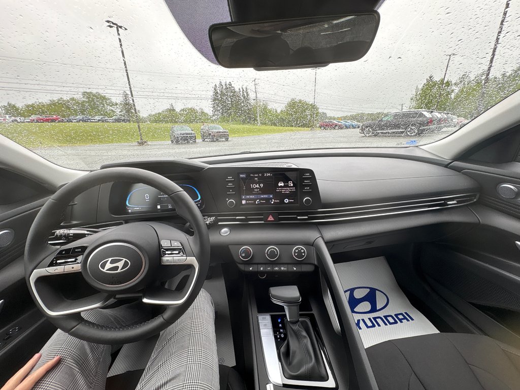 2026 Hyundai Elantra Preferred IVT in Bathurst, New Brunswick - 10 - w1024h768px