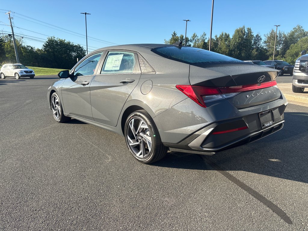 2026 Hyundai Elantra Preferred IVT w/Tech Pkg in Bathurst, New Brunswick - 9 - w1024h768px