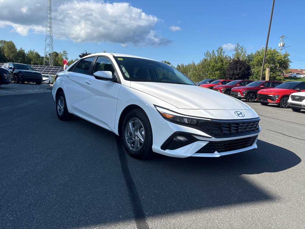 Hyundai Elantra Essential IVT 2026 à Bathurst, Nouveau-Brunswick - 6 - w1024h768px