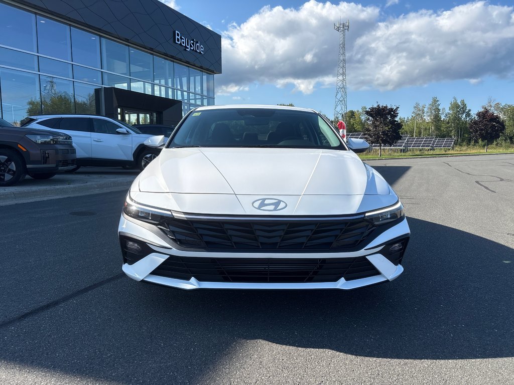 Hyundai Elantra Essential IVT 2026 à Bathurst, Nouveau-Brunswick - 2 - w1024h768px
