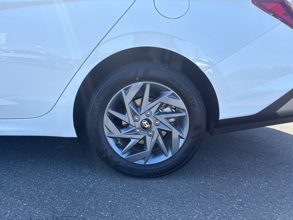 2026 Hyundai Elantra Preferred IVT in Bathurst, New Brunswick - 10 - w1024h768px