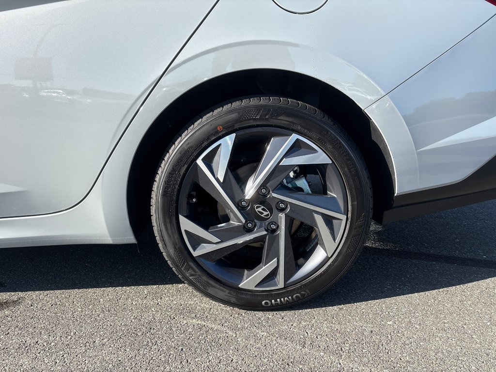 2026 Hyundai Elantra Luxury IVT in Bathurst, New Brunswick - 10 - w1024h768px