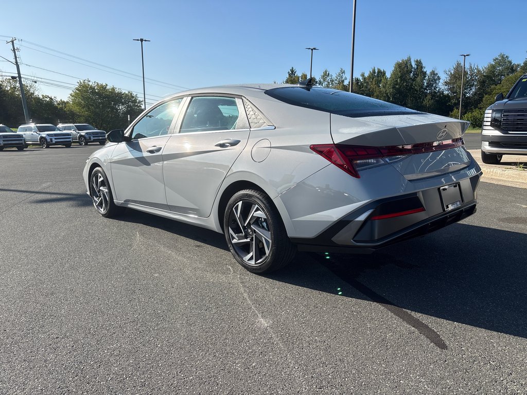 2026 Hyundai Elantra Luxury IVT in Bathurst, New Brunswick - 9 - w1024h768px