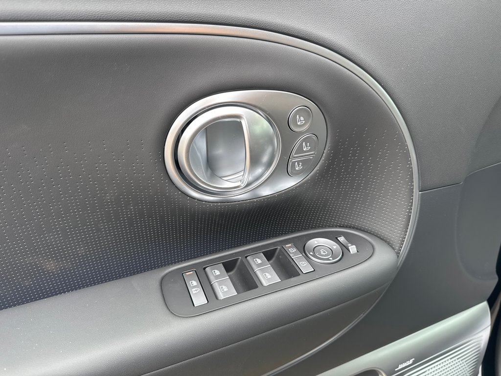 2026 Hyundai IONIQ 9 Preferred + AWD w/Ultimate Calligraphy Pkg in Bathurst, New Brunswick - 17 - w1024h768px