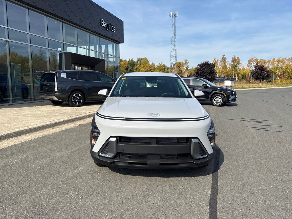 Hyundai Kona 2.0L Essential FWD 2026 à Bathurst, Nouveau-Brunswick - 2 - w1024h768px