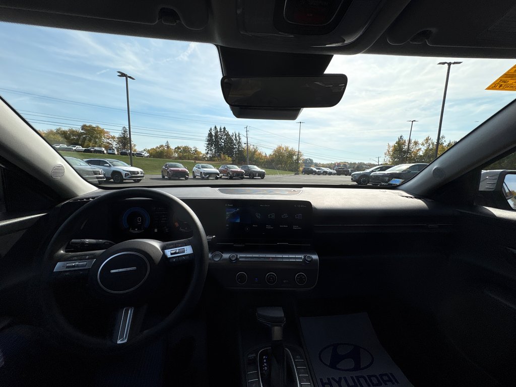 Hyundai Kona 2.0L Essential FWD 2026 à Bathurst, Nouveau-Brunswick - 9 - w1024h768px
